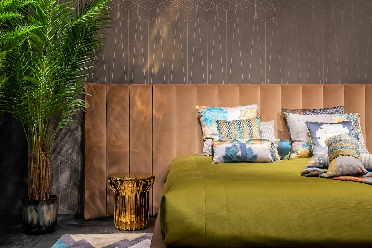 Choosing the right wallpaper for your home spaces